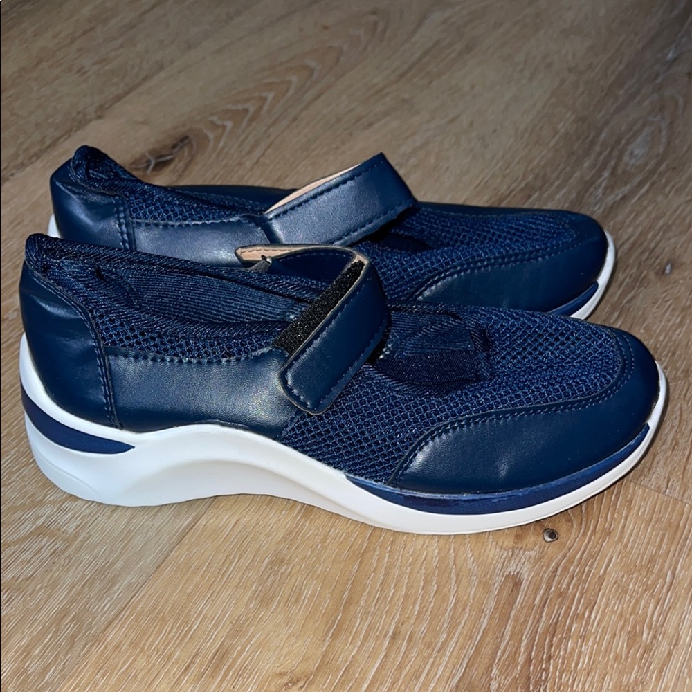 Women's Navy Athletic Shoes